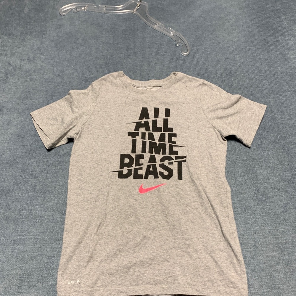 Nike Dri Fit All Time Beast T Shirt Youth Boys Medium Gray Graphic Athletic Cut